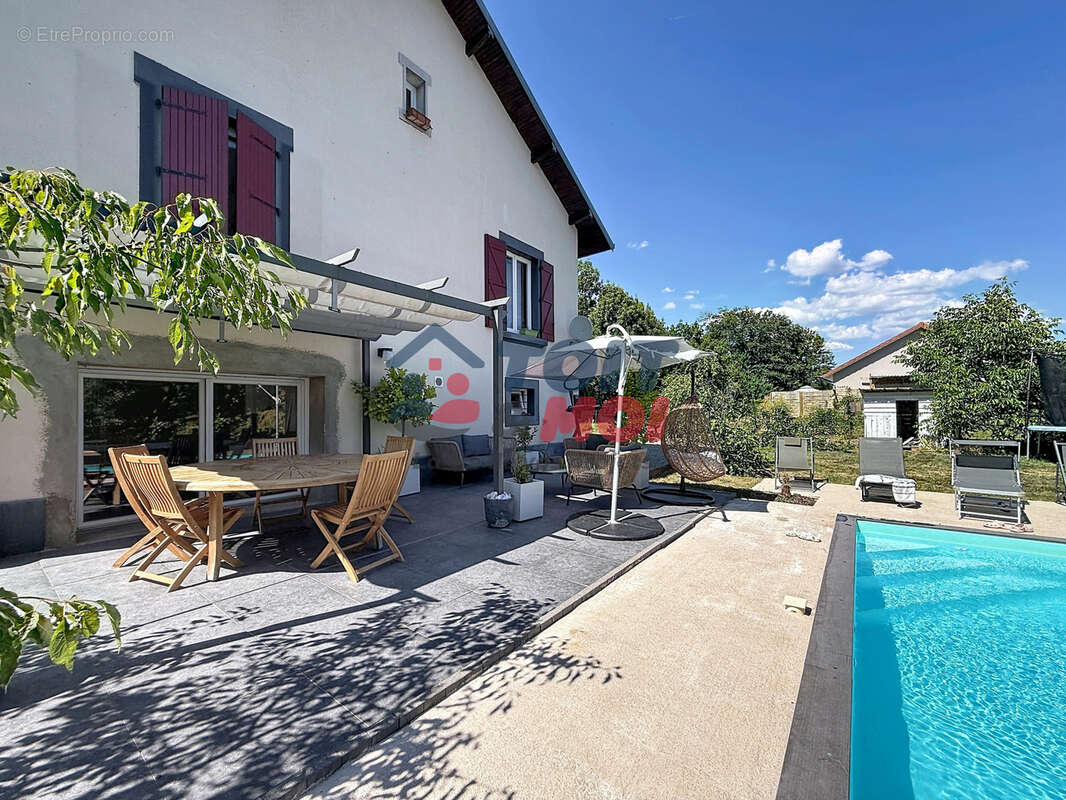 Maison familiale de caractère avec piscine   111,96 m2 - photo 10