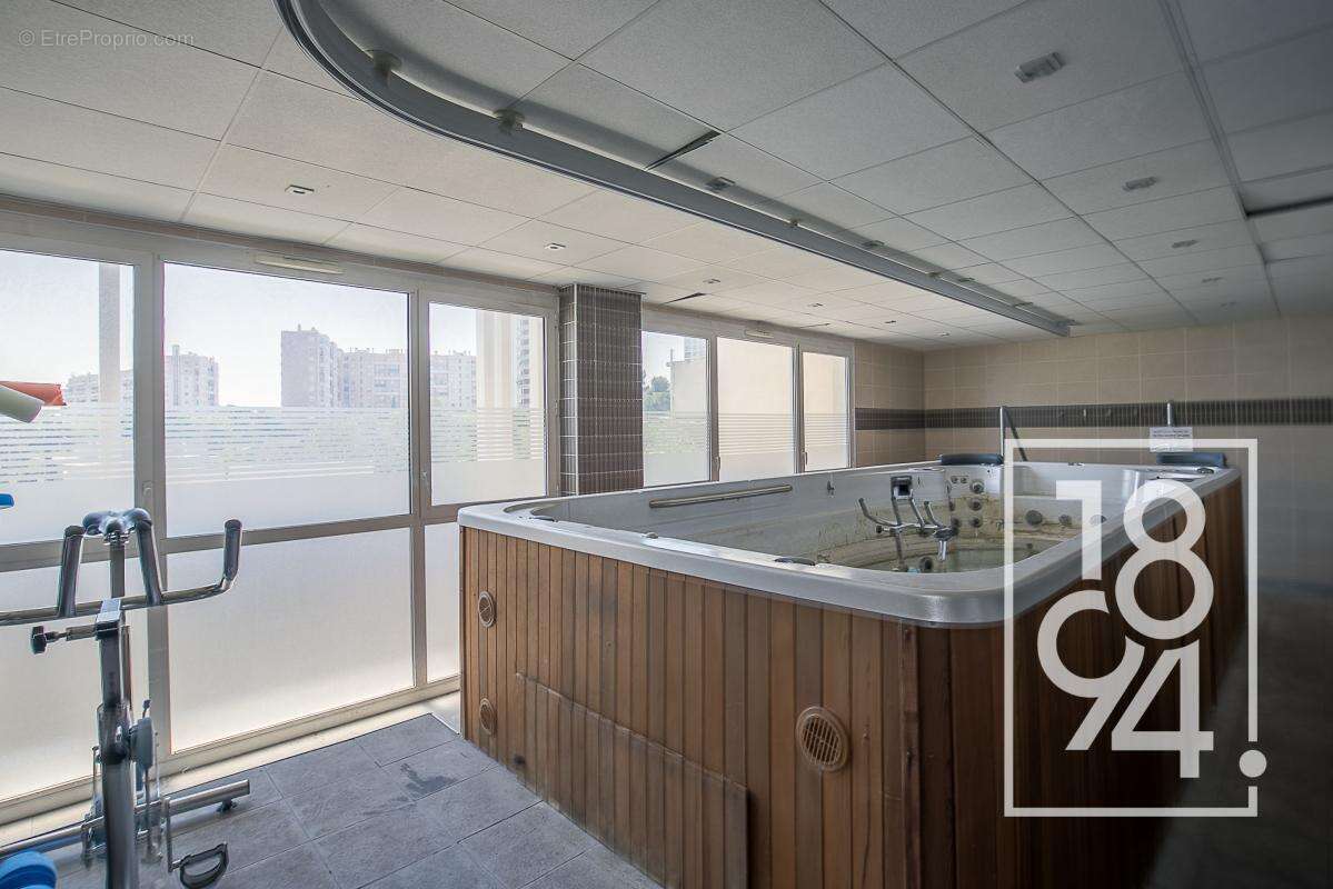 Commerce à MARSEILLE-13E