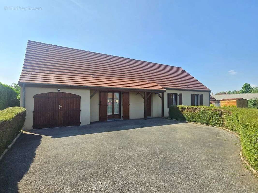 Maison à NARCY