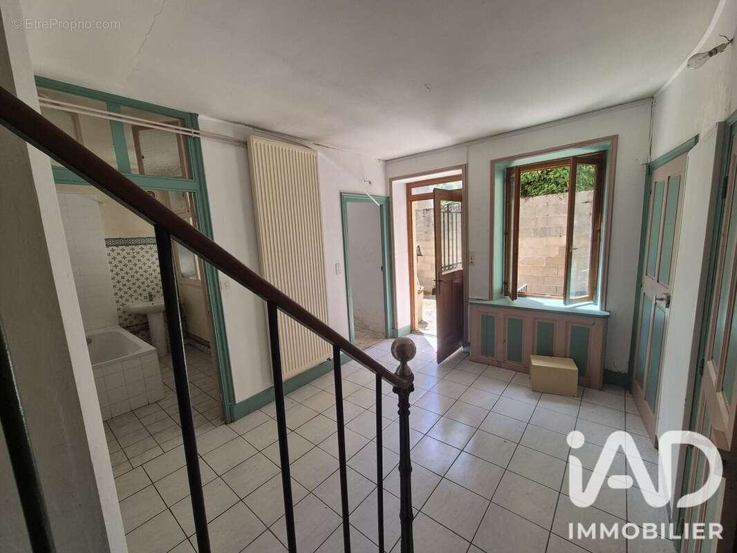 Maison 123 m² à Ancy-Le-Franc  - photo 6