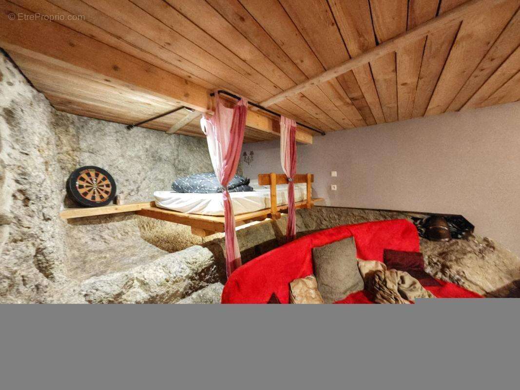 Appartement à AX-LES-THERMES