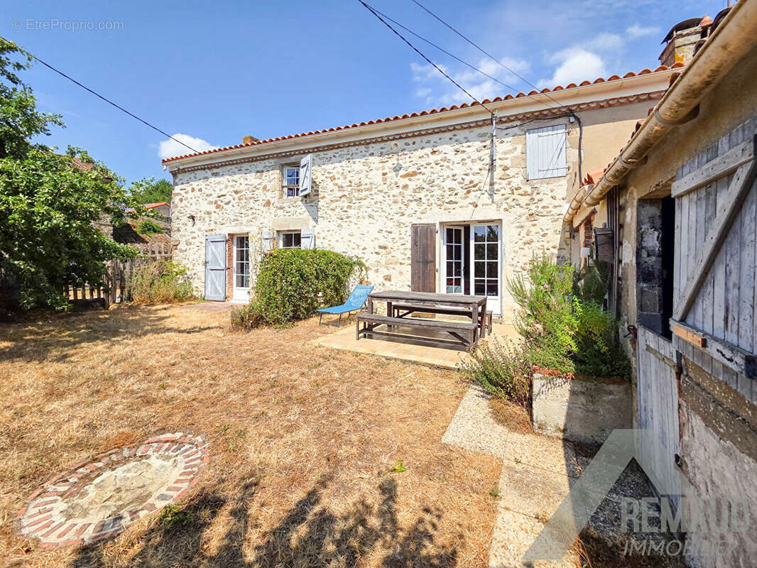 AIZENAY - Hameau proche Centre Ville - photo 15