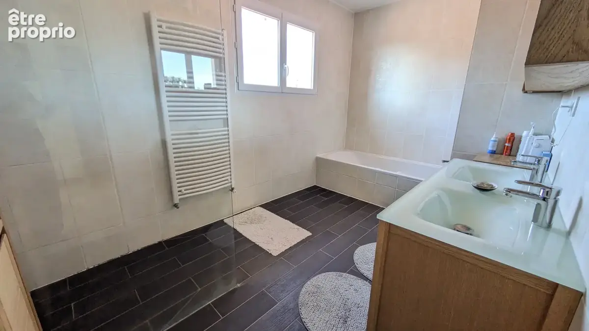 Villa avec 4 chambres, 1 bureau, 1 garage sur 1810m2 de terrain - photo 12