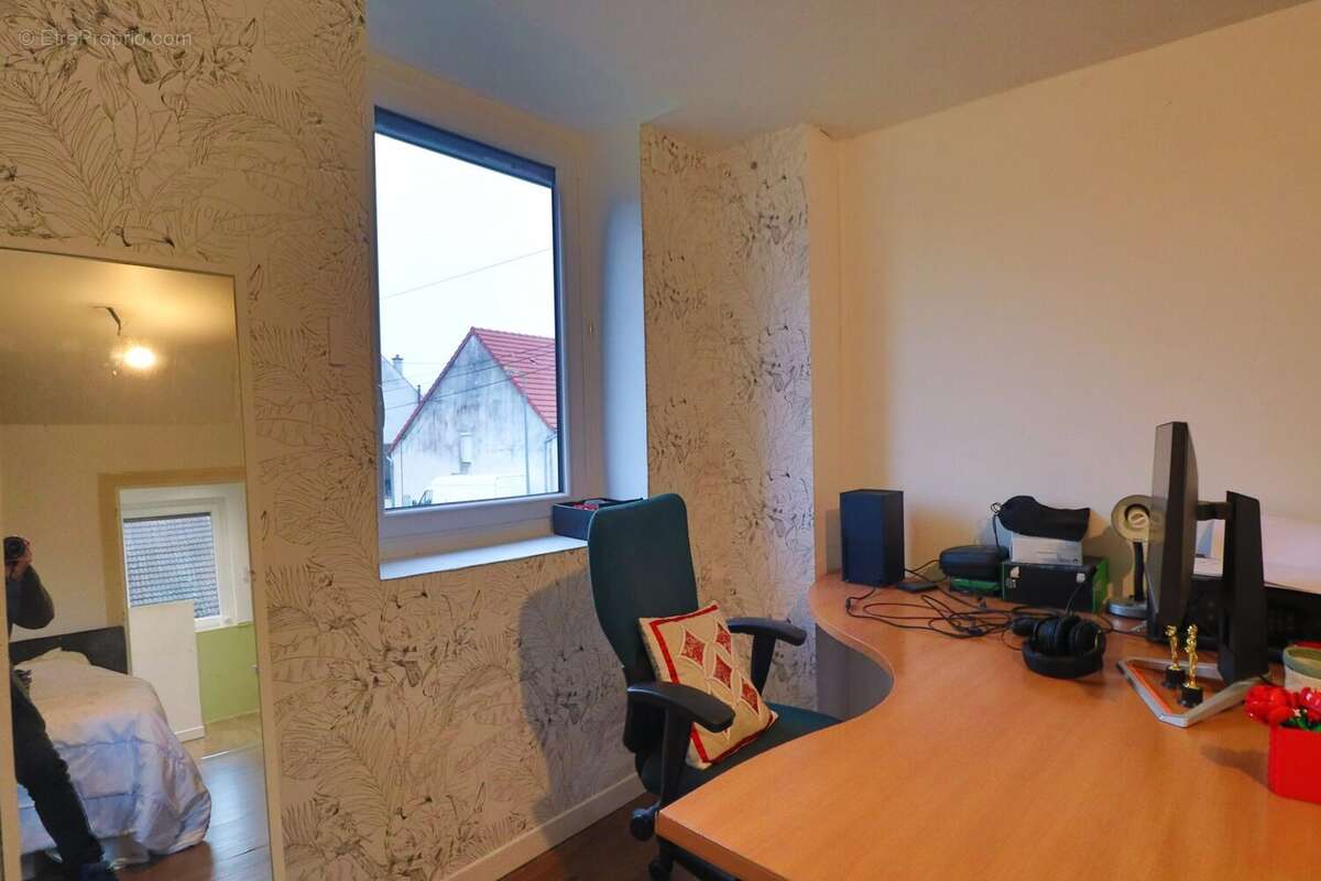 Maison à POUILLY-SUR-SAONE