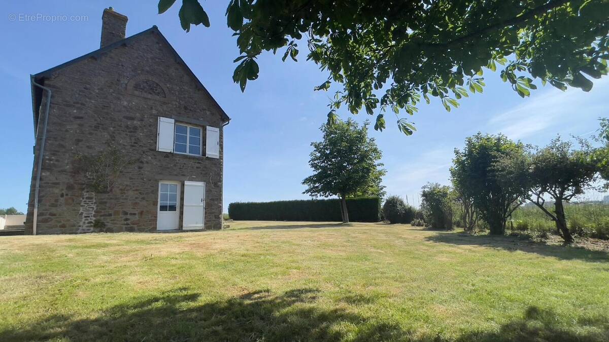 Photo 1 - Maison à SAINT-FRAIMBAULT-DE-PRIERES