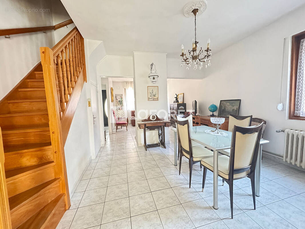 Maison à SIN-LE-NOBLE