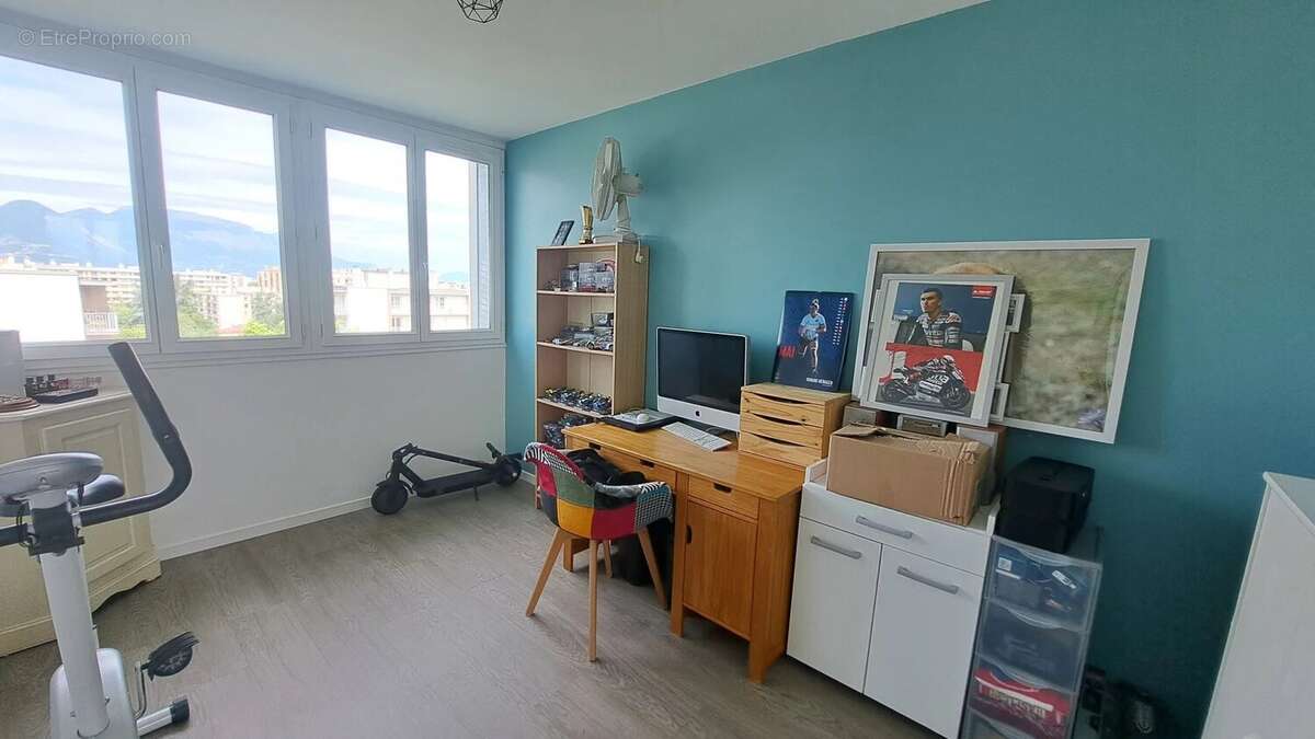 Appartement à LE PONT-DE-CLAIX