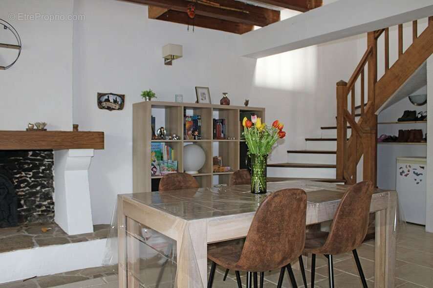 Maison à LA VARENNE