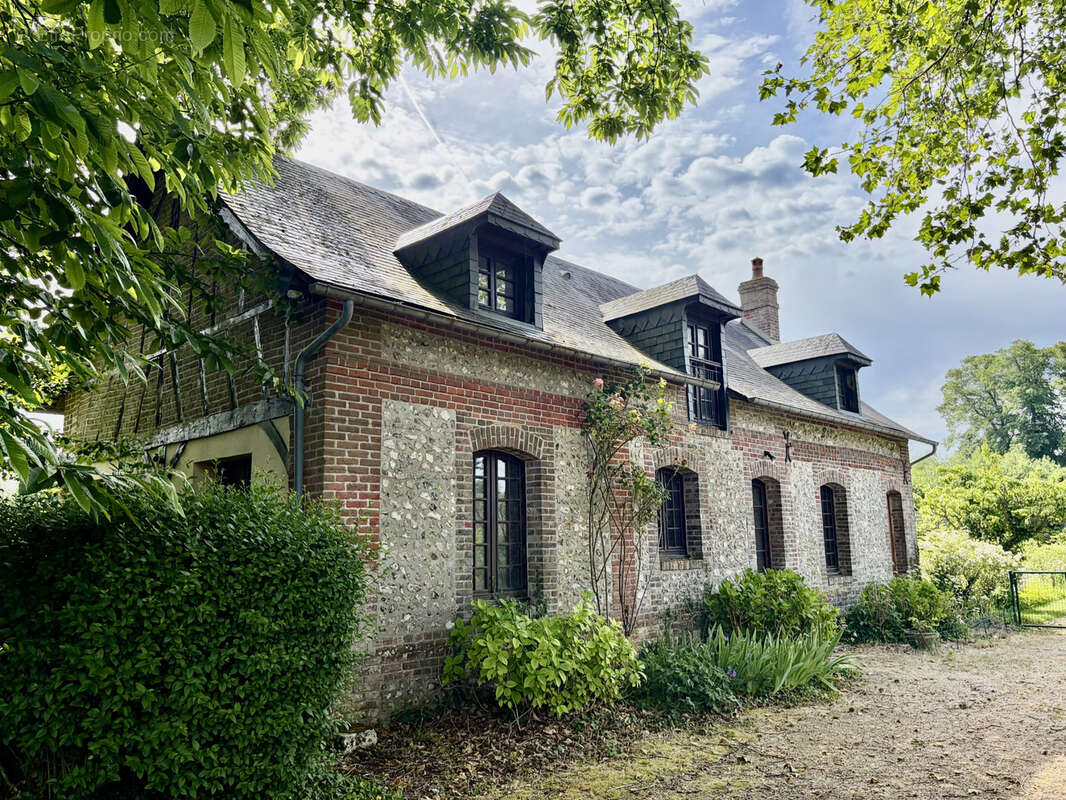 Maison à BOSC-GUERARD-SAINT-ADRIEN
