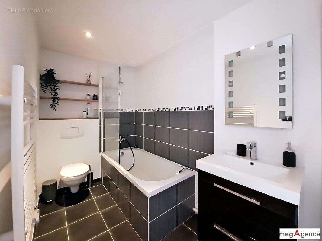 Maison à SAINT-SEBASTIEN-SUR-LOIRE