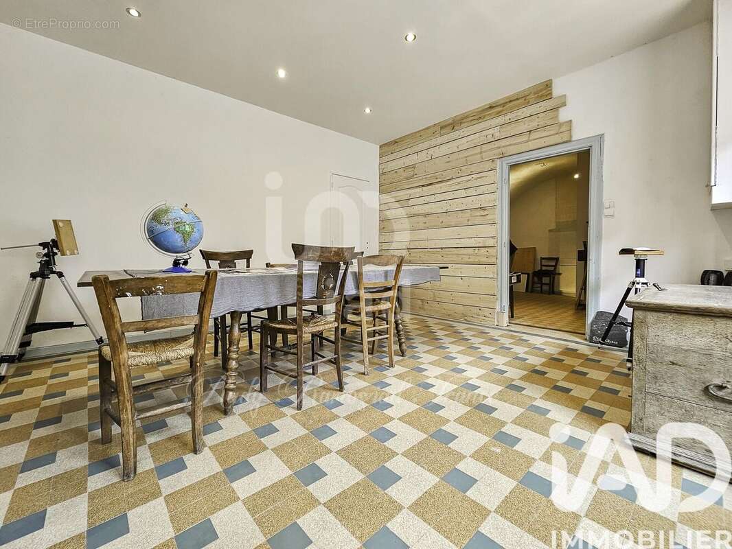 Photo 3