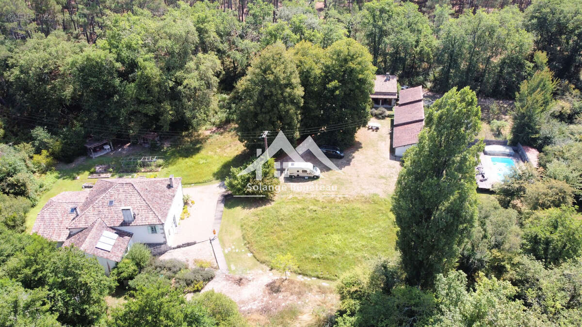 Maison à CAUBEYRES