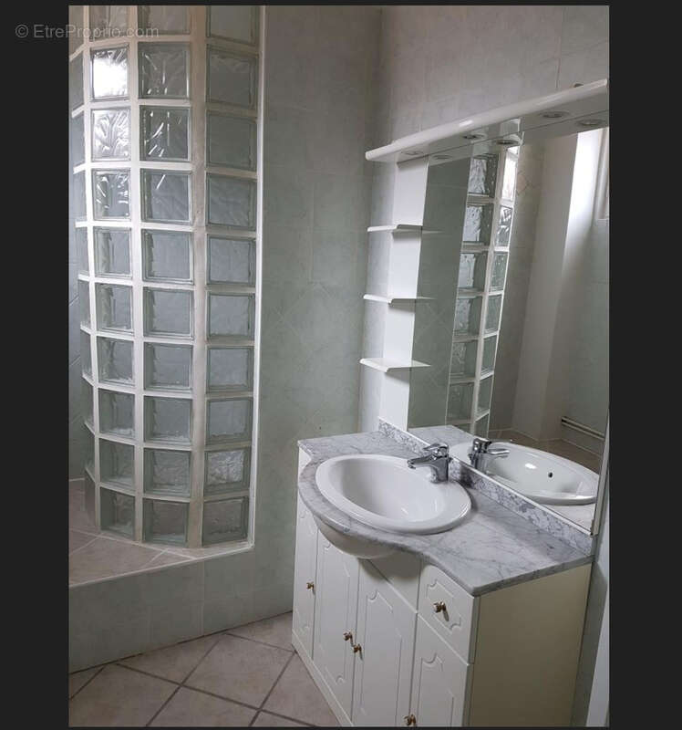 Appartement à NEAUPHLE-LE-CHATEAU