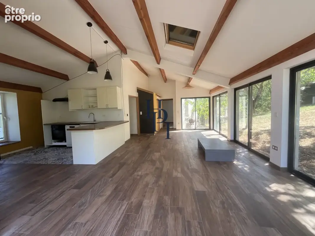 Saint Affrique, Vente maison rénovée avec terrain attenant. - photo 2