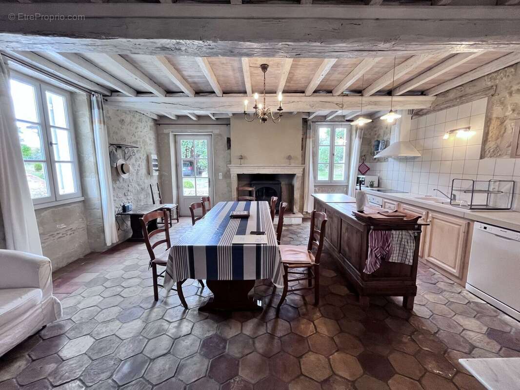 Maison à MONTIGNAC-TOUPINERIE