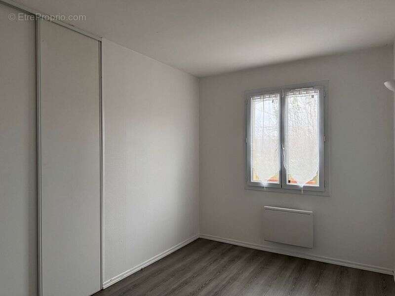 Maison 85 m² à Paron  - photo 4