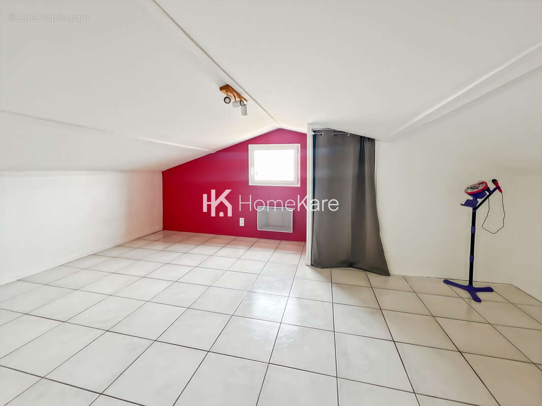 Maison 200 m² à Saint-Jory  - photo 7