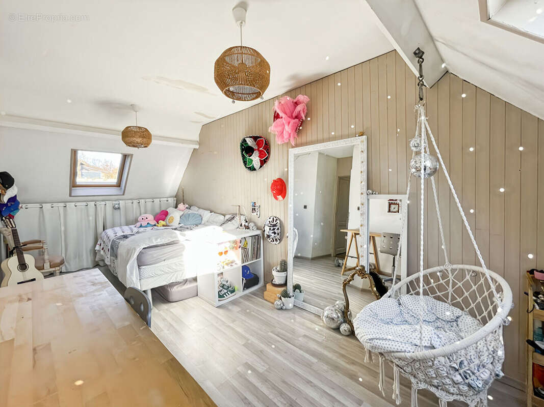Maison à LINAS