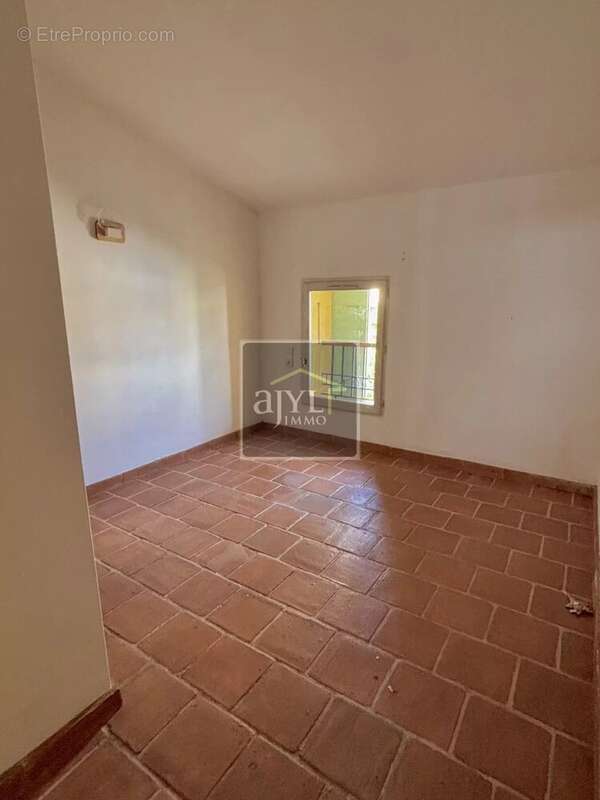 Appartement à CHARLEVAL