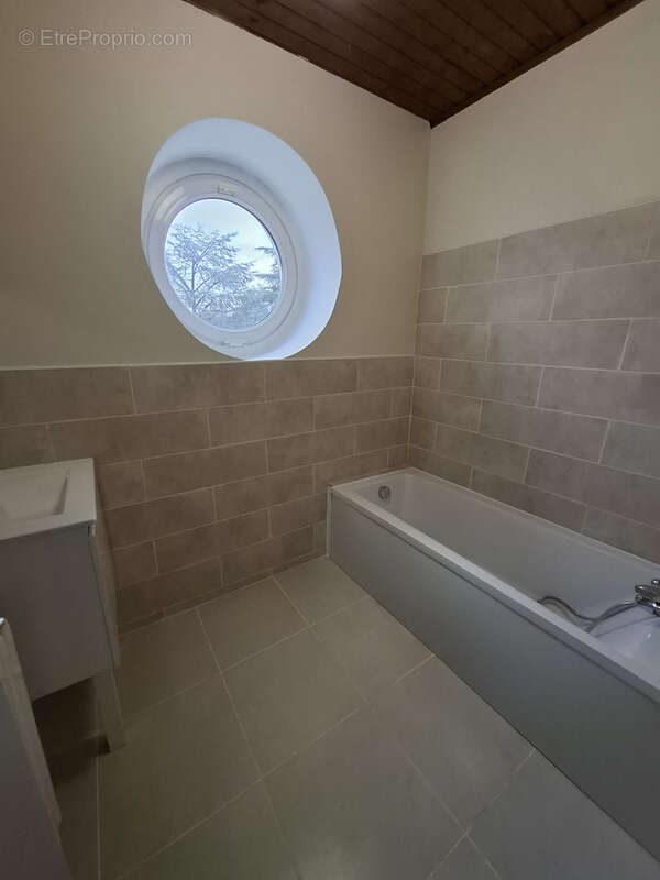 Appartement à BOURG-DE-PEAGE