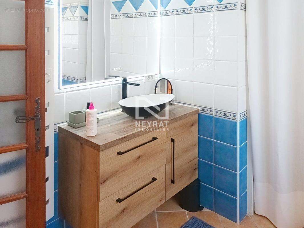 Maison à TOURRETTES