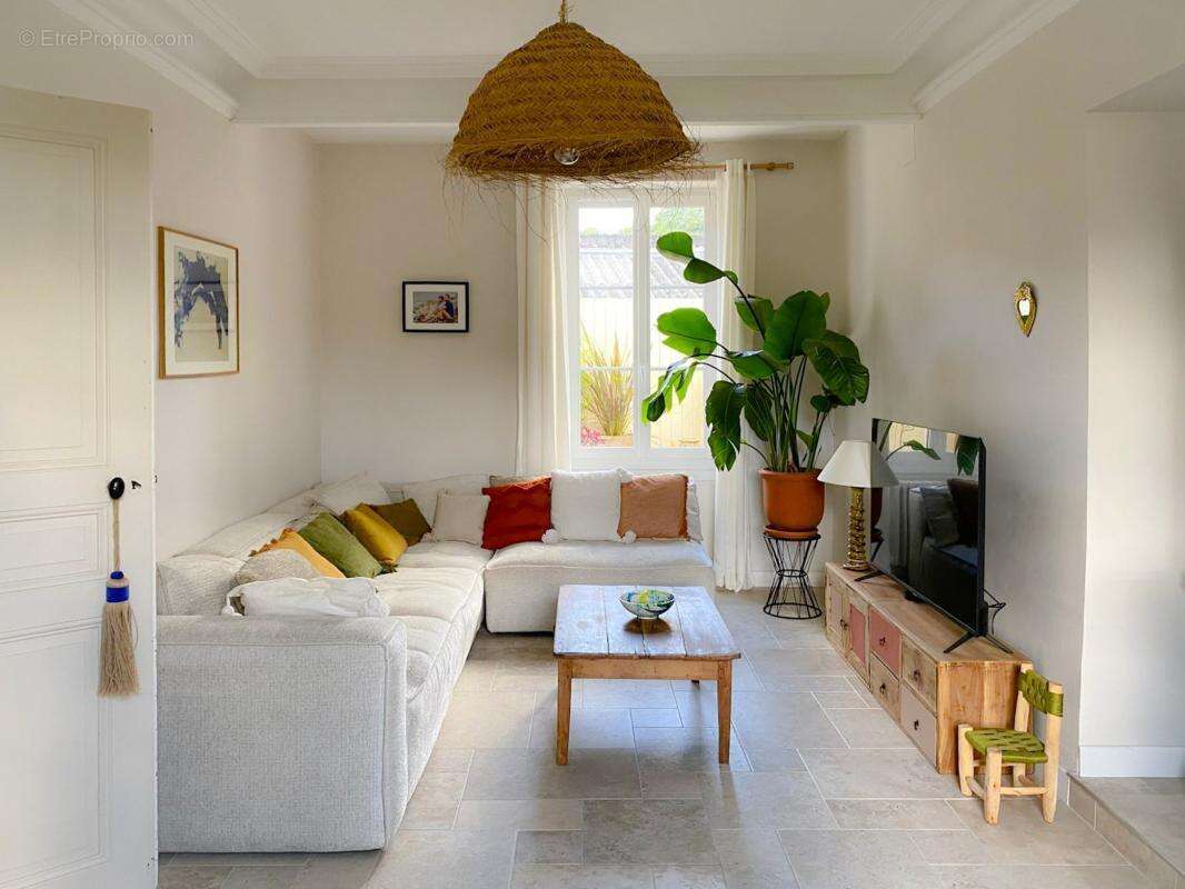 Maison à NEUILLE-PONT-PIERRE