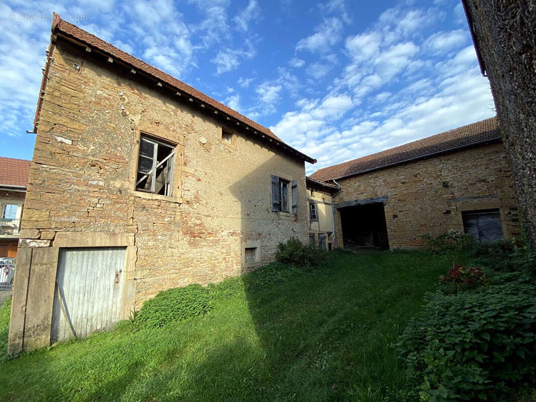 Maison à LA CHAPELLE-SOUS-BRANCION