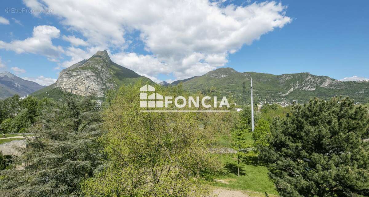 Appartement à FONTAINE