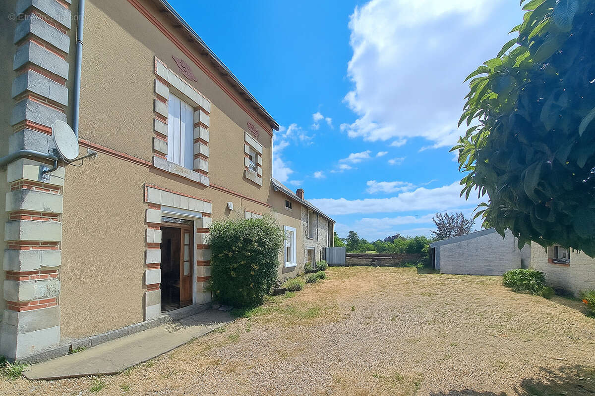 Maison à THURE