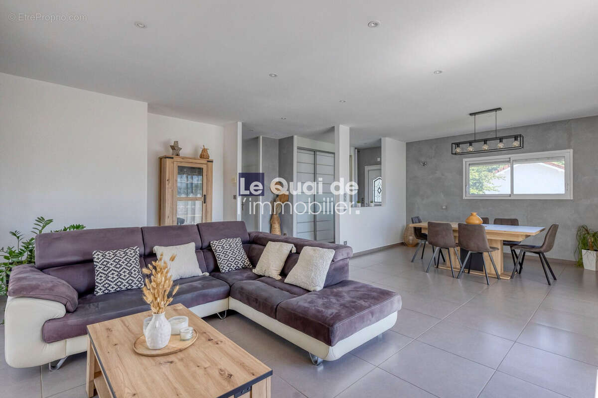 Maison 163 m² à Moirans  - photo 5