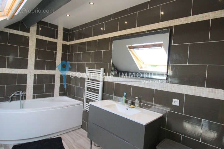 Dpt Eure (27) à vendre maison avec piscine en bordure de rivière sur terrain 3 385 m2 - photo 5