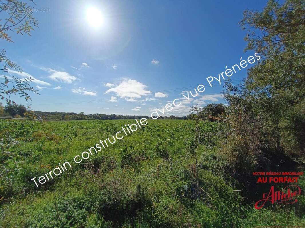 Terrain à SAINT-CLAR-DE-RIVIERE