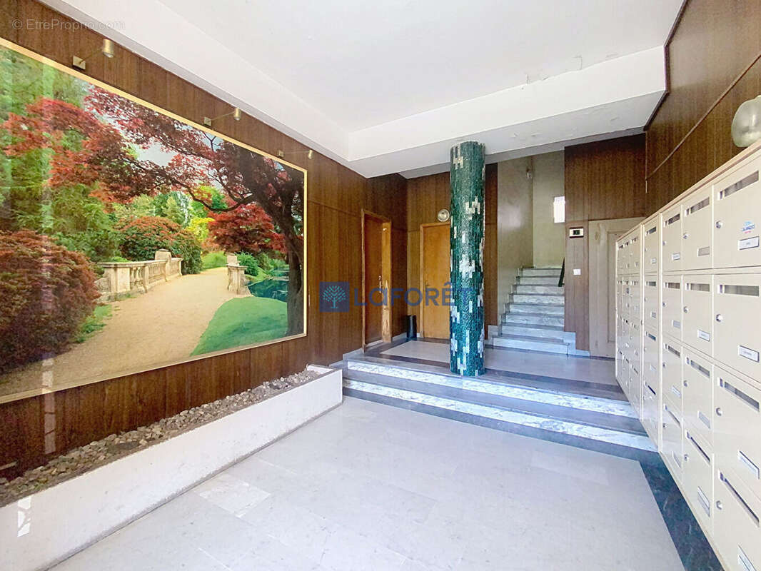 Appartement à MARSEILLE-5E