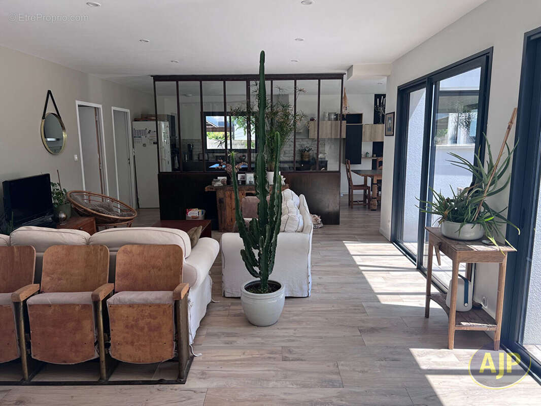 Maison Surzur 6 pièce(s) 150 m2 - photo 3