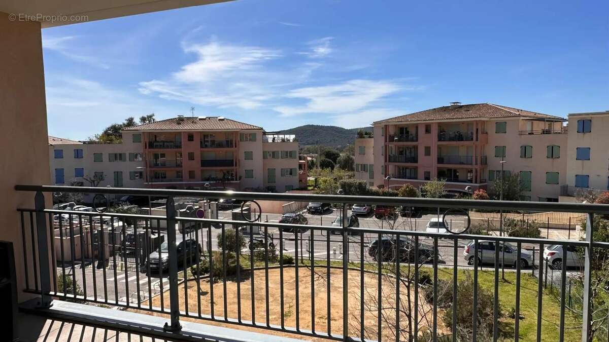 Appartement à BORMES-LES-MIMOSAS