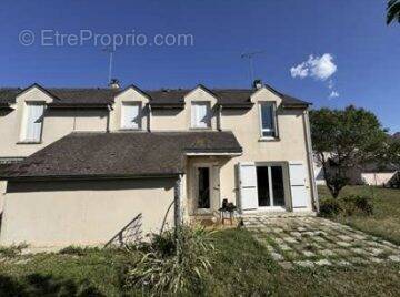 Maison à SURY-PRES-LERE