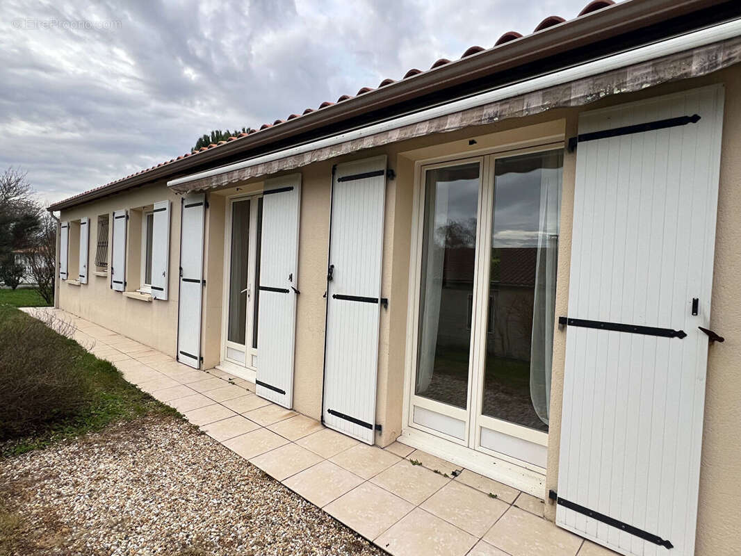 Maison à BUSSAC-SUR-CHARENTE