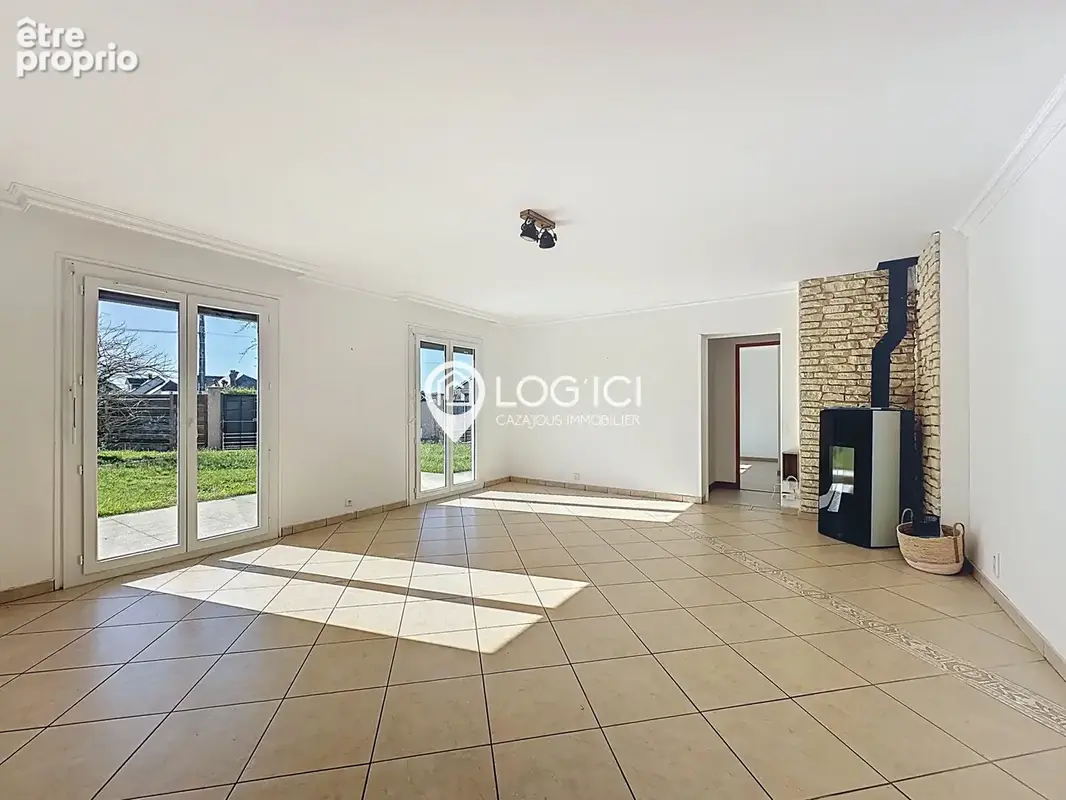 BORDERES - Vente Maison de plain-pied T5 avec double garage et piscine intérieure sur un terrain de 1 209 m2 - photo 5