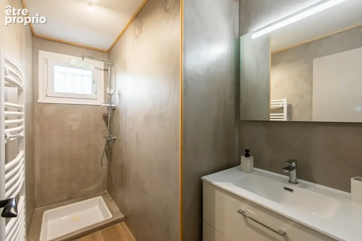 Une maison rénovée avec 6 chambres & 50 m² de garage - photo 9
