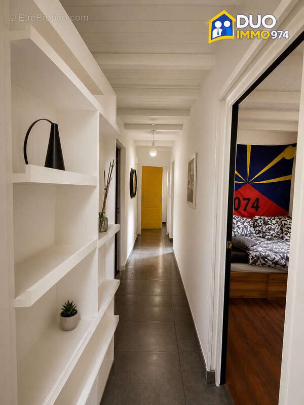 Maison 161 m² à Saint-Paul  - photo 6