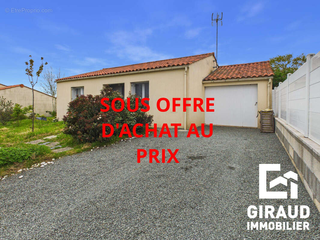 Maison à LOGE-FOUGEREUSE