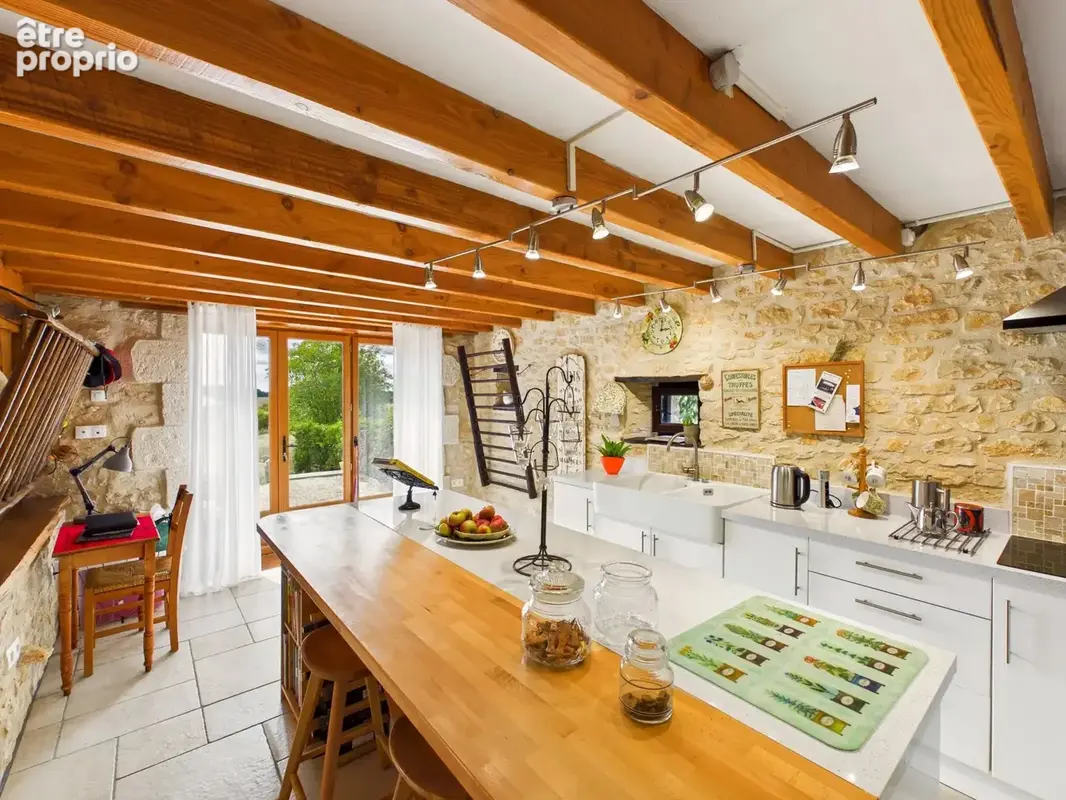 Deux maisons avec piscine, jacuzzi, grande grange et vue sur la campagne - photo 3