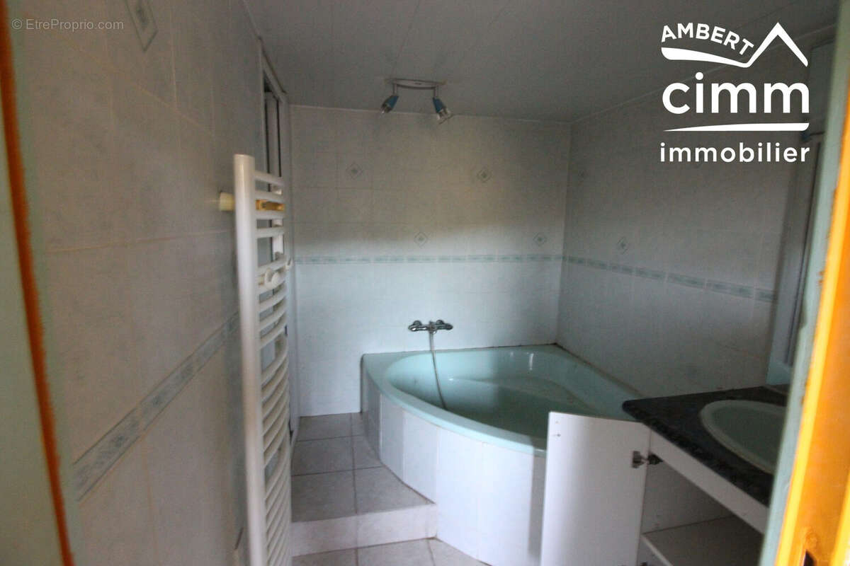 Maison à OLLIERGUES