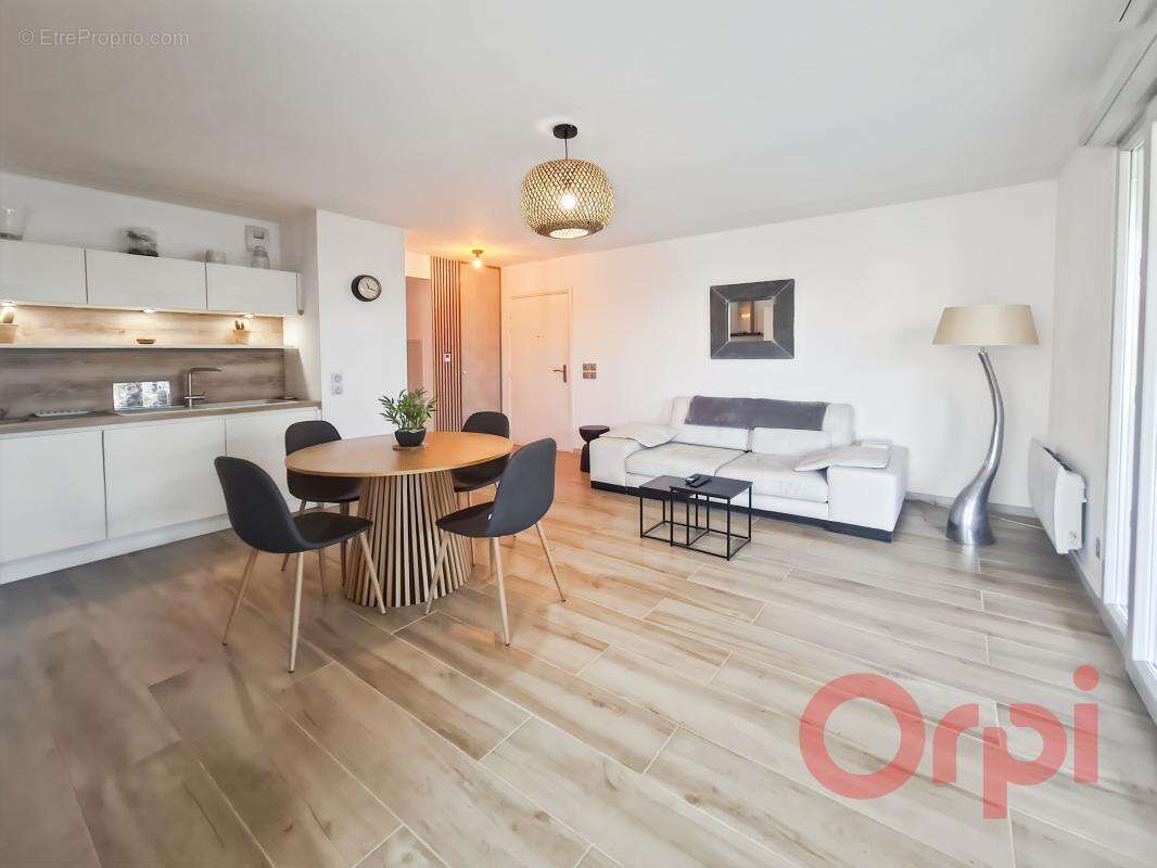 Appartement à VENELLES