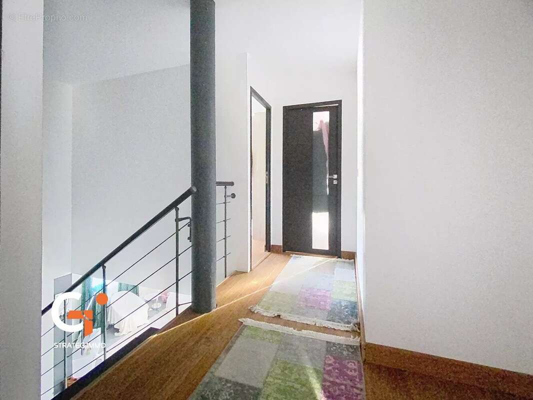 Maison à SAINT-ETIENNE-DU-ROUVRAY