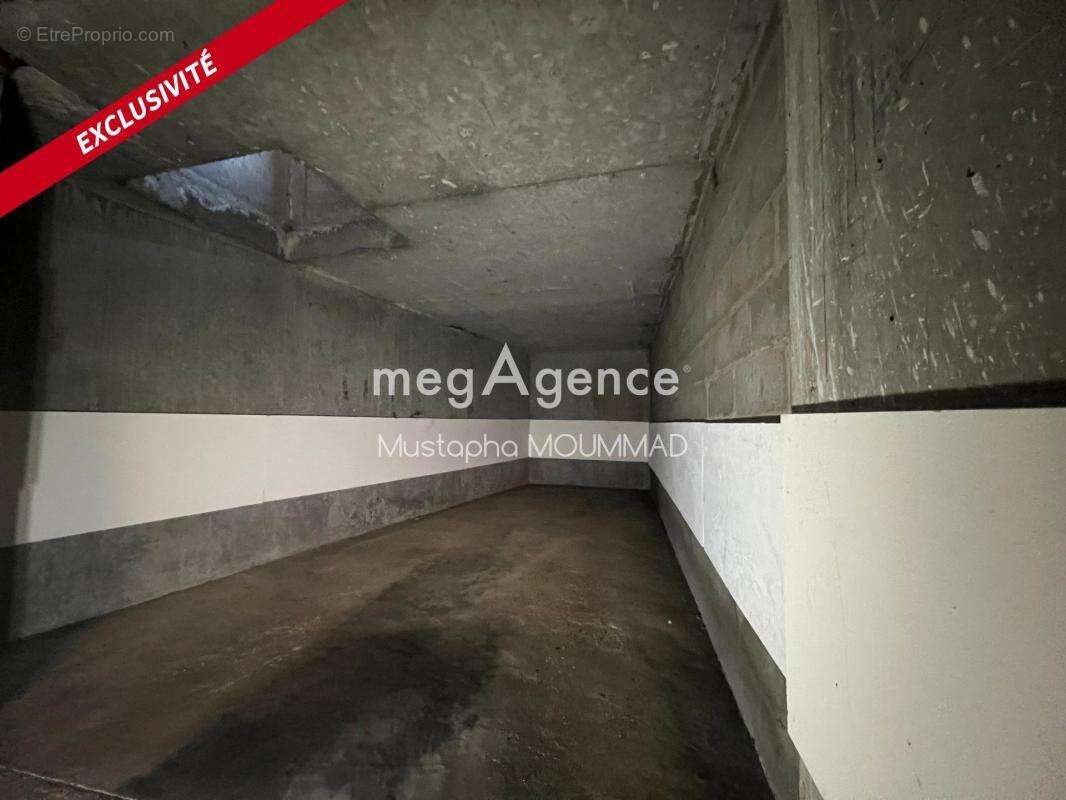 Parking à MANTES-LA-VILLE