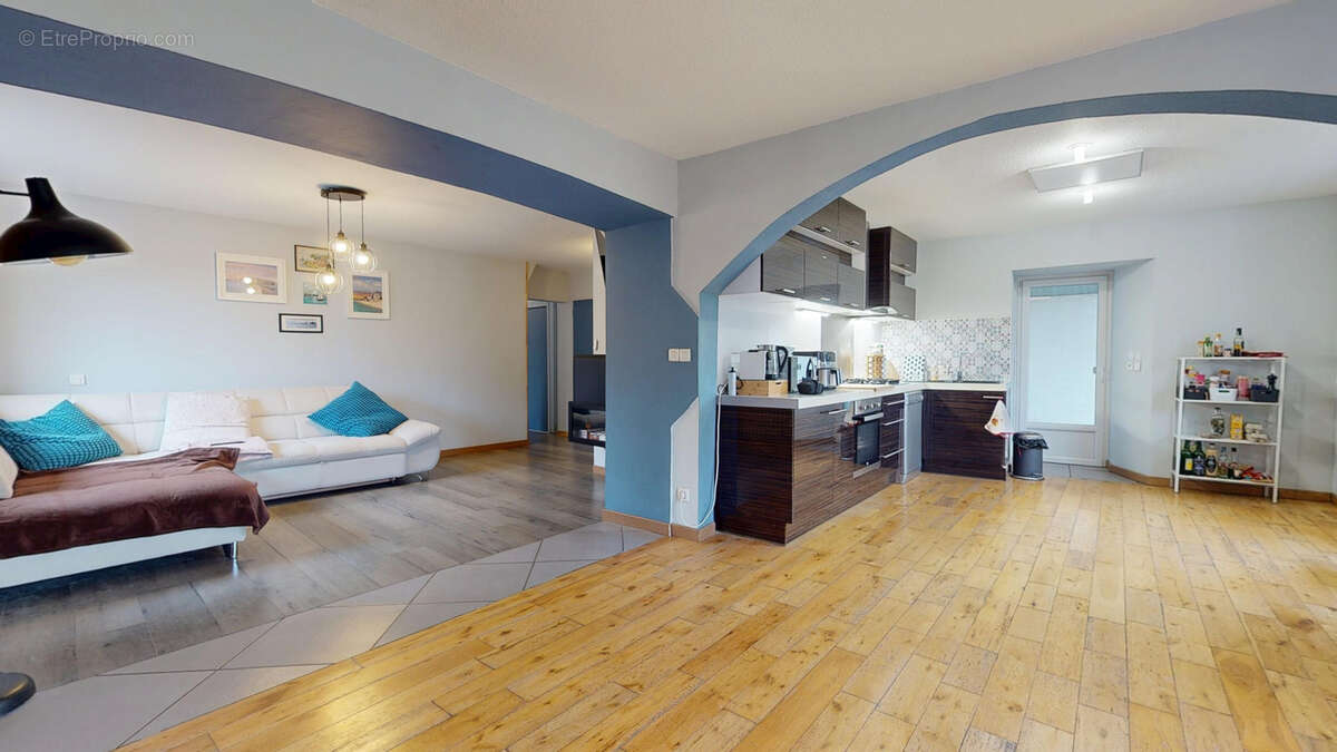 Appartement à CHALEZE
