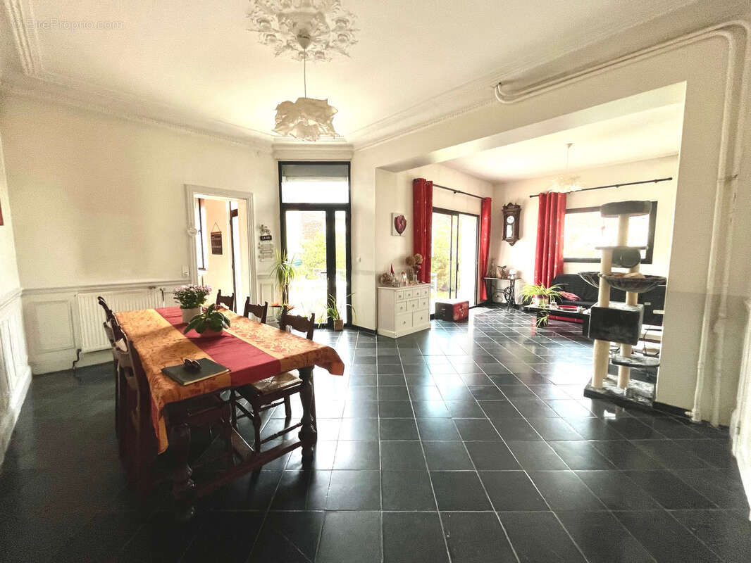 Maison à SAINT-QUENTIN