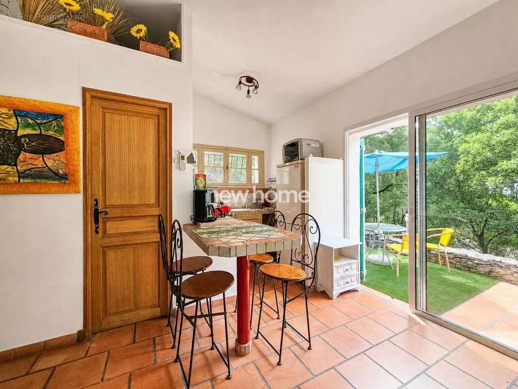 Élégante propriété de caractère avec très belle vue, piscine et gîte indépendant - photo 28