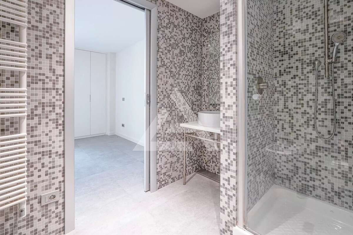Appartement à ROQUEBRUNE-CAP-MARTIN